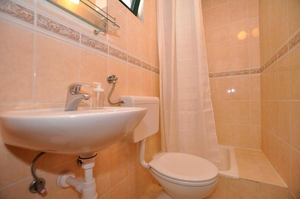 Apartmani More ดริเวนิก ภายนอก รูปภาพ